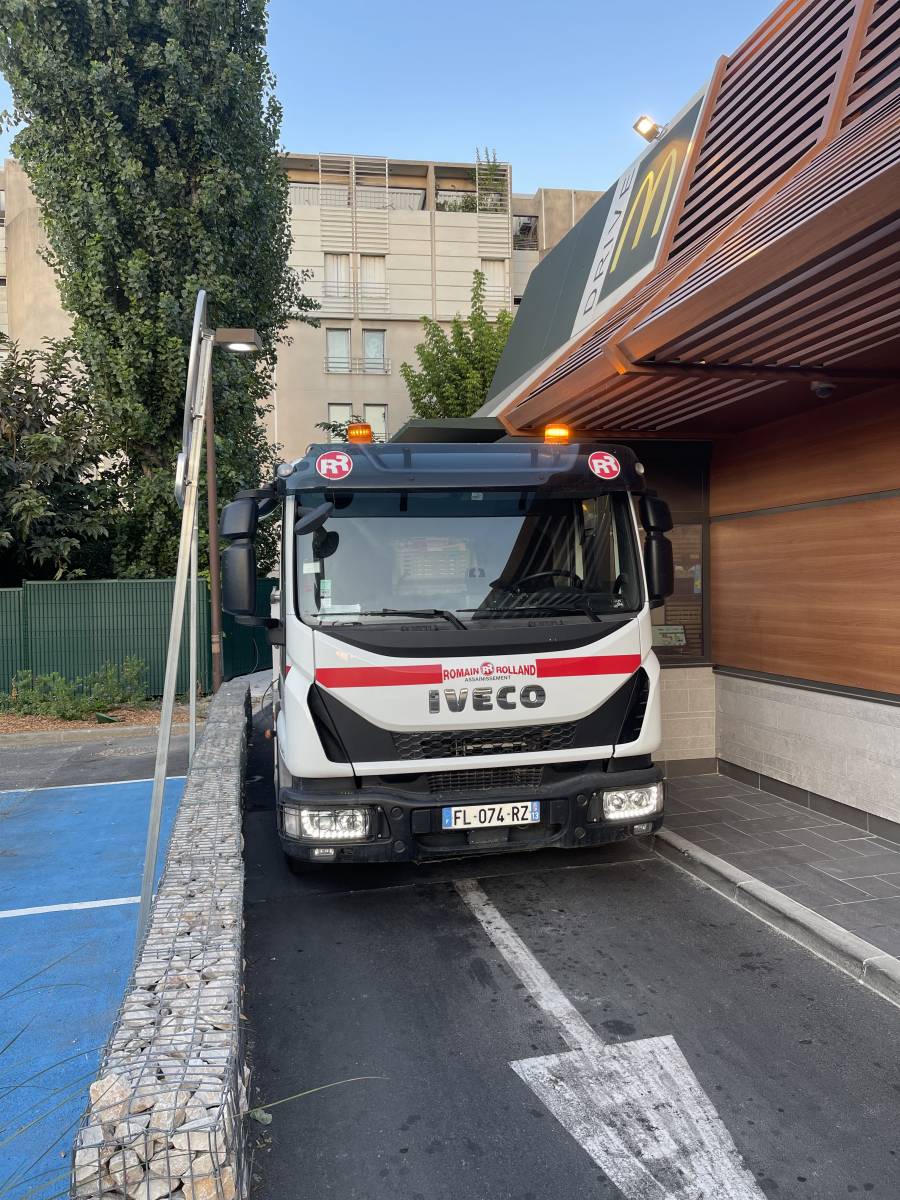 Débouchage d'un bac a graisses / bac dégraisseur à la Pomme Marseille